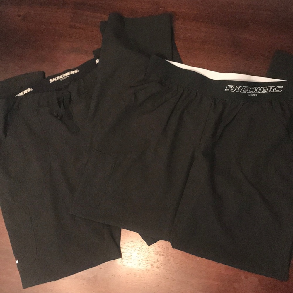 Black Skechers Scrub Bottoms (2)